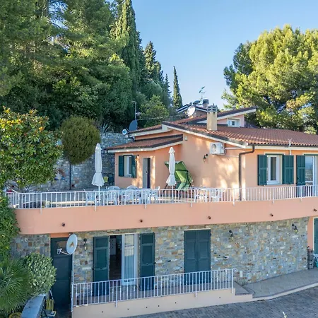 Caroline With Pool And View *