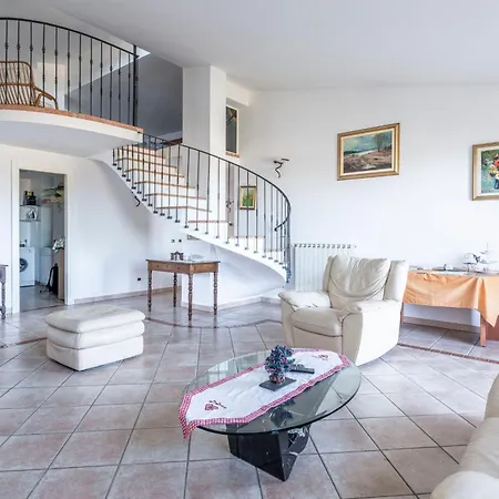 Vakantiehuis Caroline With Pool And View Imperia