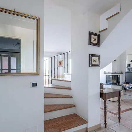 Caroline With Pool And View *