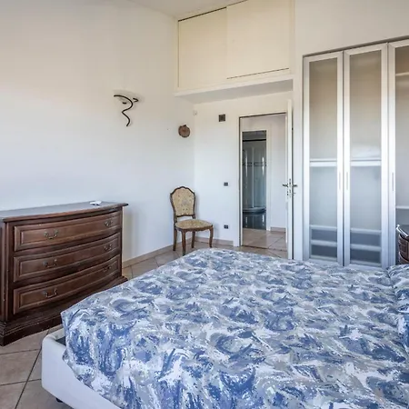 Hébergement de vacances Caroline With Pool And View *