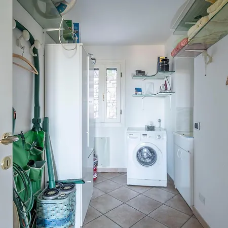 Caroline With Pool And View *