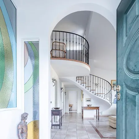 Hébergement de vacances Caroline With Pool And View